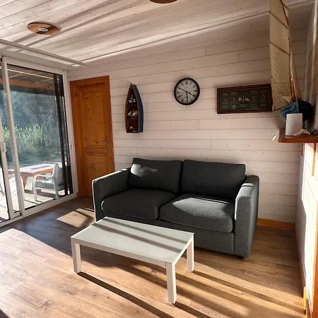 Holiday home L'insolite Youx